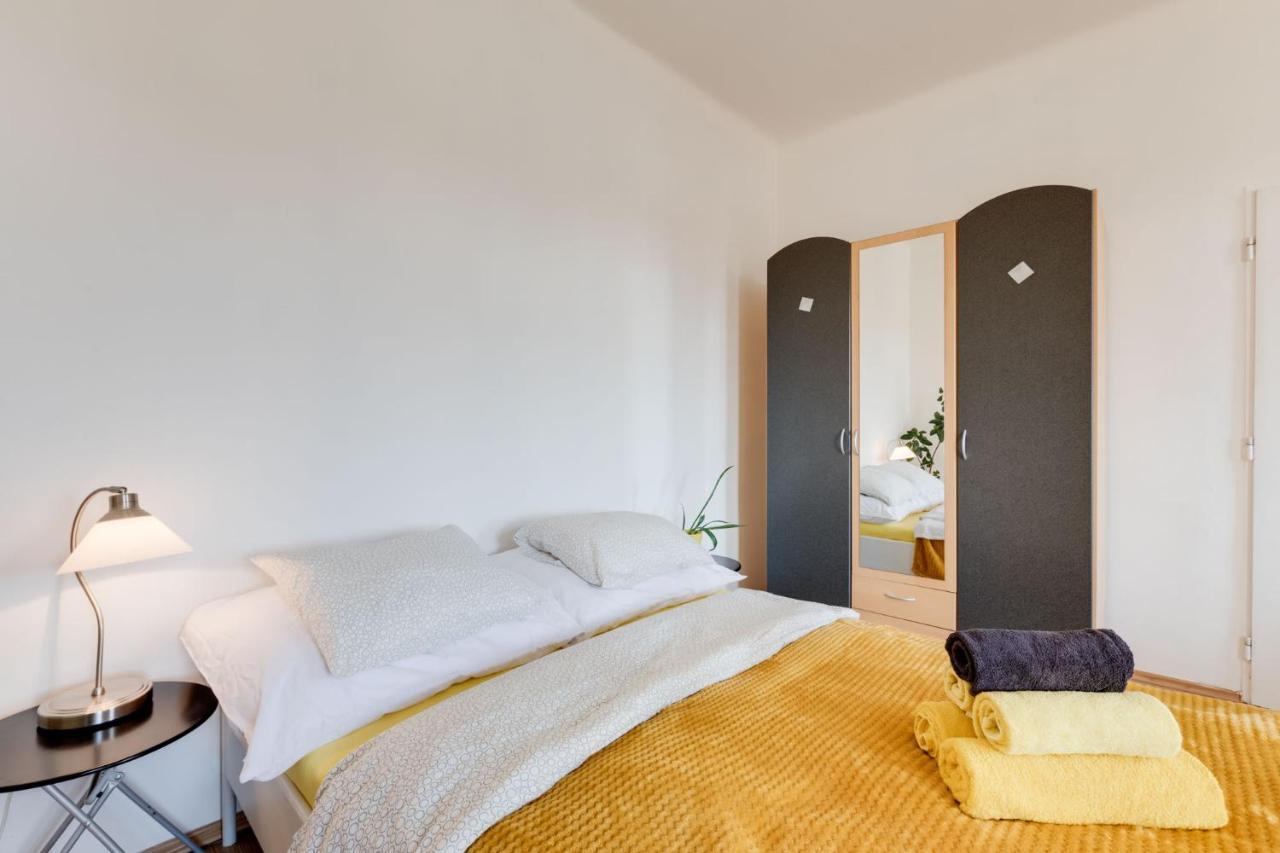 Sunshine Apartment Near The City Center Prague Exterior photo