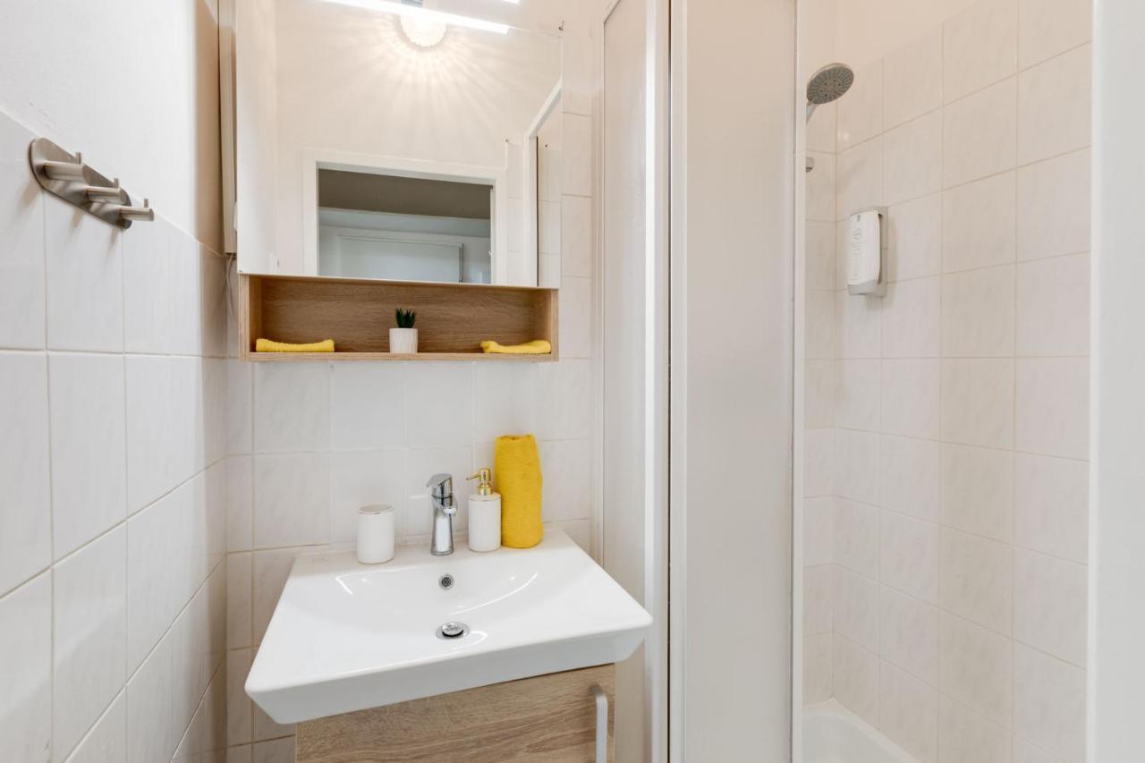 Sunshine Apartment Near The City Center Prague Exterior photo