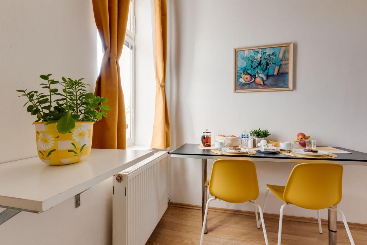 Sunshine Apartment Near The City Center Prague Exterior photo